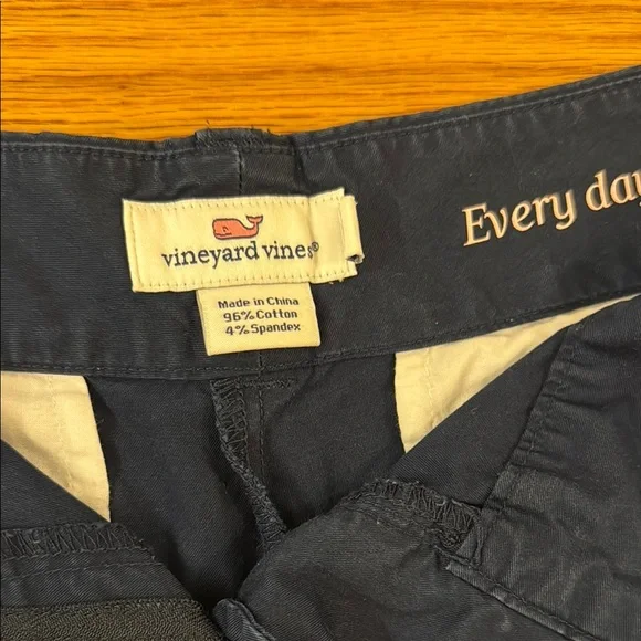 Vineyard Vines Blue Bermuda Shorts Tailored Fit - Picture 2 of 3